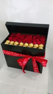 Love in the Box - Caja de Rosas con Chocolates